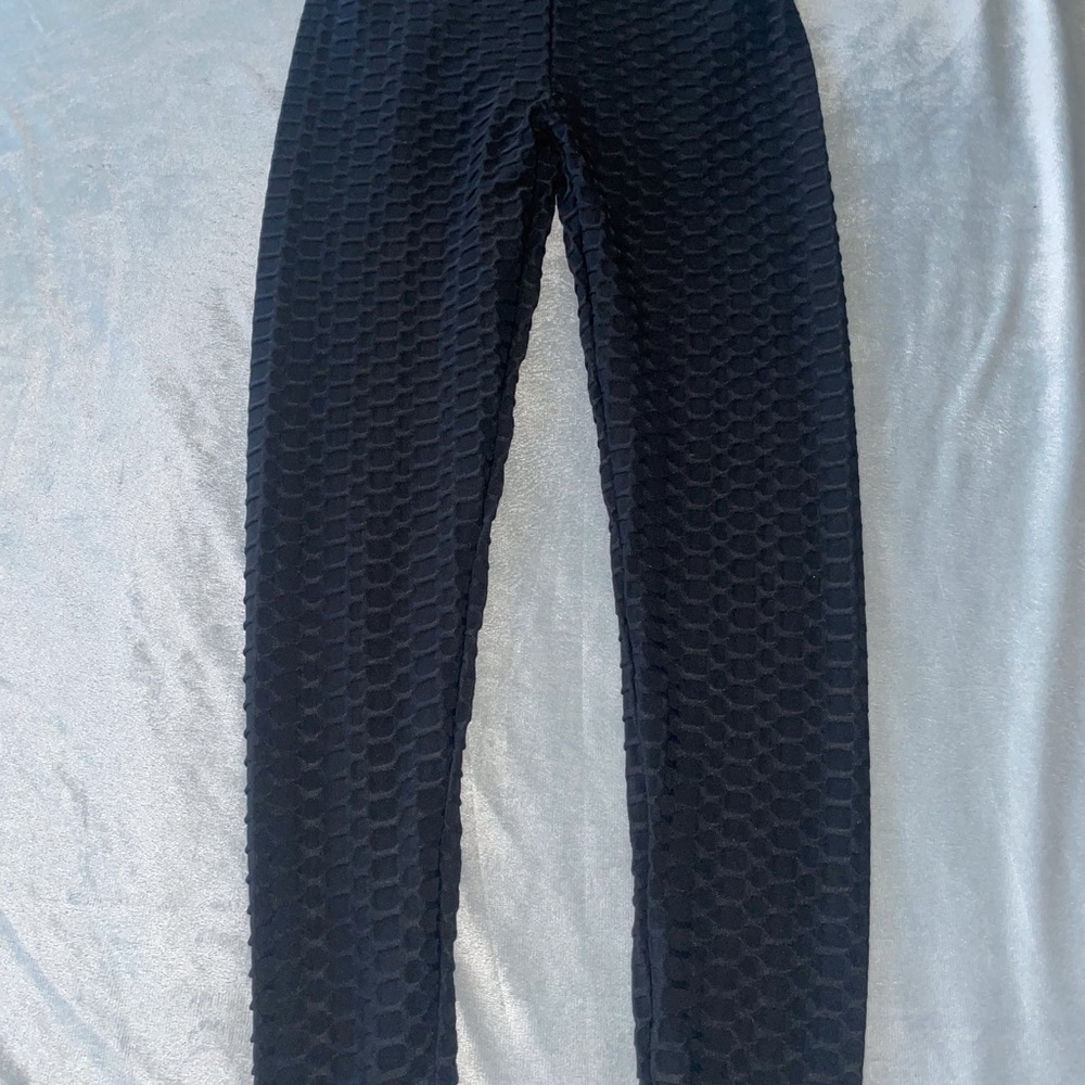Textured High-Waist Black Leggings
